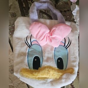 NWOT Disney Daisy white/pink/yellow/blue fur purse